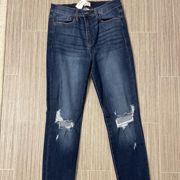 Sneak peek jeans. - Picture 1 of 3